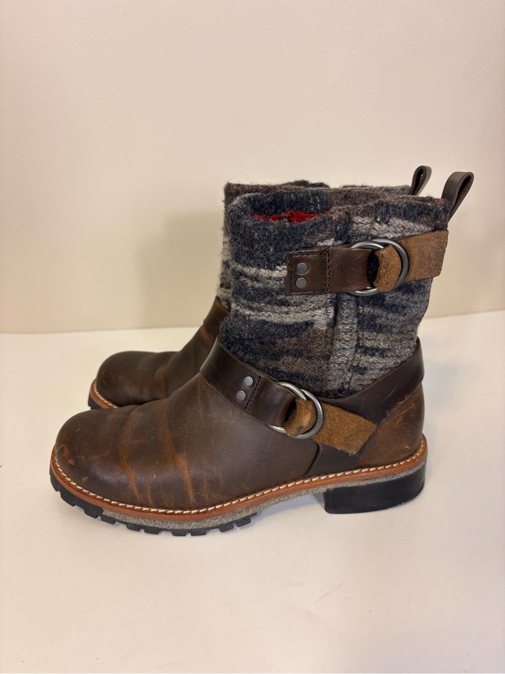 Woolrich Gray Wool Cuff Brown Leather Boots With Buckle Sides Women’s 6 View 2